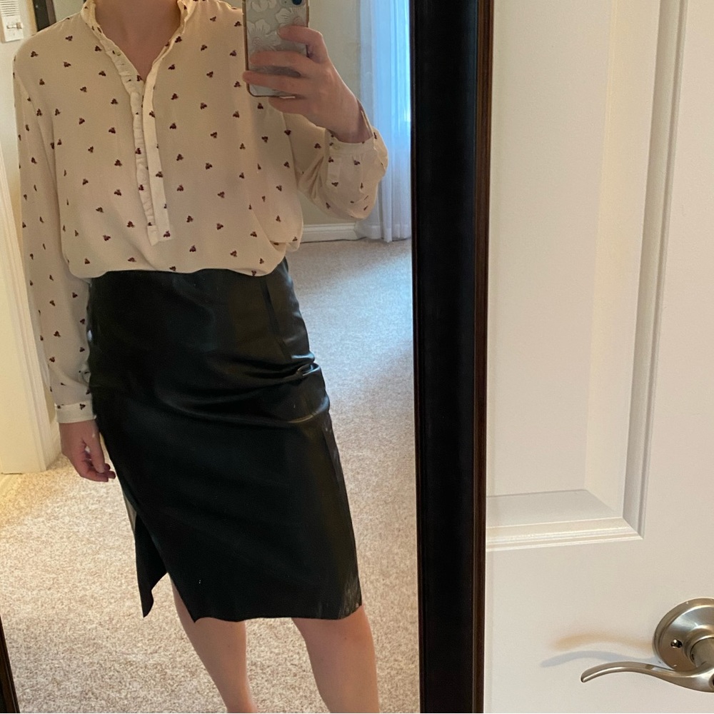 NWT! LOFT Faux Leather Pencil Skirt - Picture 3 of 6